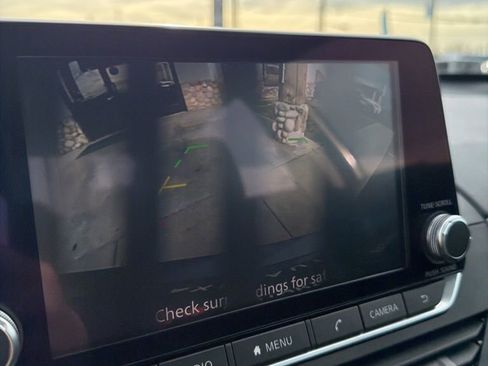 Used 2024 Nissan Altima 2.5 SV image 28