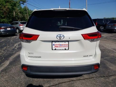 Used 2019 Toyota Highlander AWD V6 image 6