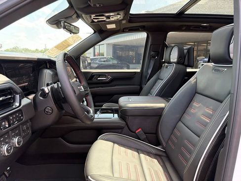 Used 2026 GMC Yukon AT4 Ultimate AWD/4WD image 17