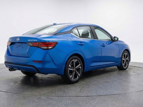 Used 2025 Nissan Sentra SV FWD image 9