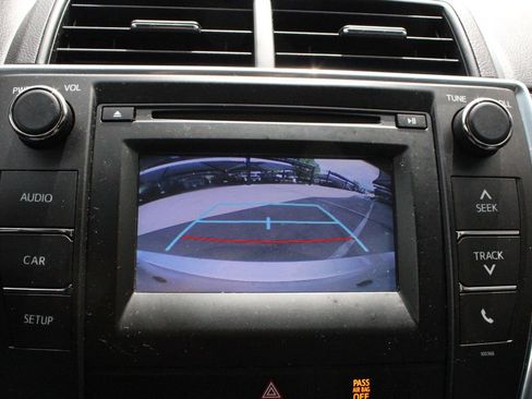 Used 2015 Toyota Camry SE FWD image 35