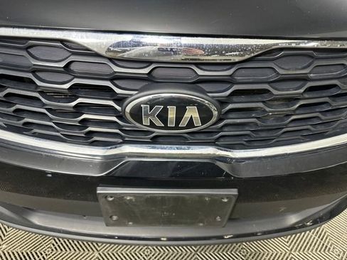Used 2019 Kia Sorento LX image 9