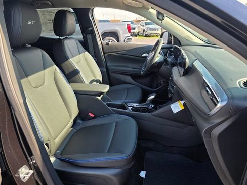 New 2026 Buick Encore GX Sport Touring w/ Comfort Package FWD image 17