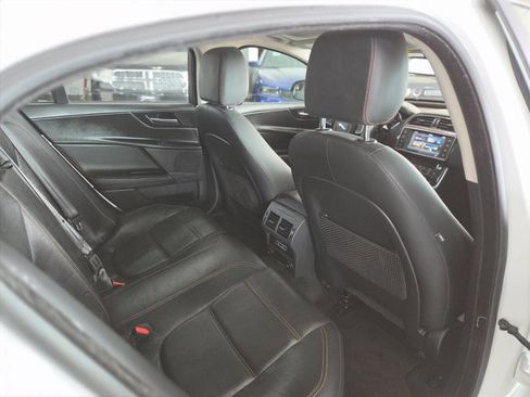 Used 2017 Jaguar XE Prestige RWD image 23