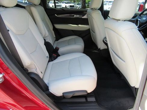 Used 2024 Cadillac XT6 Sport w/ Technology Package AWD/4WD image 33