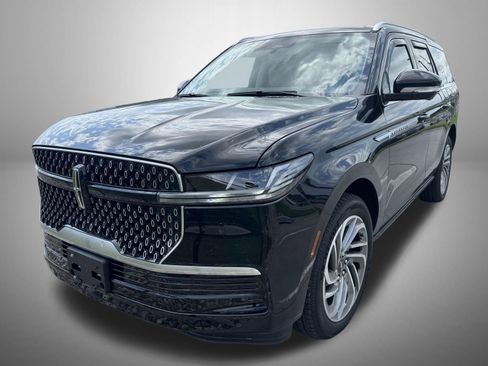 Used 2026 Lincoln Navigator Reserve AWD/4WD image 1