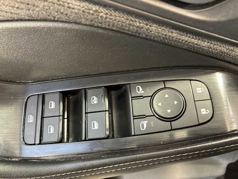 Used 2023 Nissan Rogue SV image 15