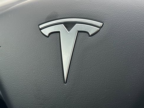 Used 2022 Tesla Model 3 image 25