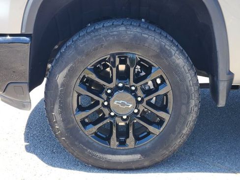 Used 2025 Chevrolet Silverado 2500 LT w/ Trail Boss Package AWD/4WD image 12