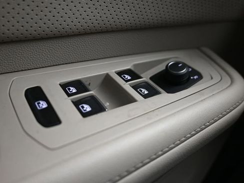 Used 2024 Volkswagen Atlas SE FWD image 34