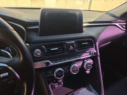 Used 2021 Genesis G70 2.0T w/ Elite Package image 9