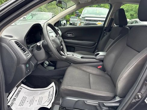 Used 2017 Honda HR-V LX image 9