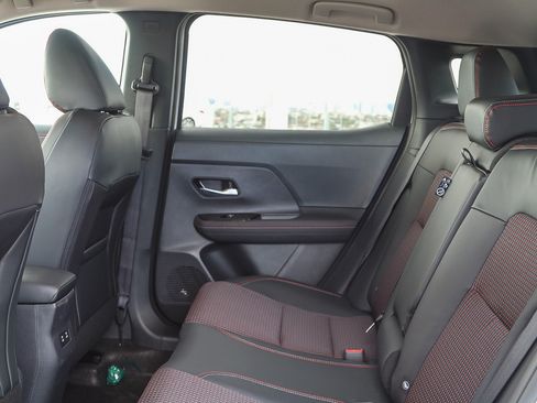 Used 2025 Nissan Kicks SR AWD/4WD image 38