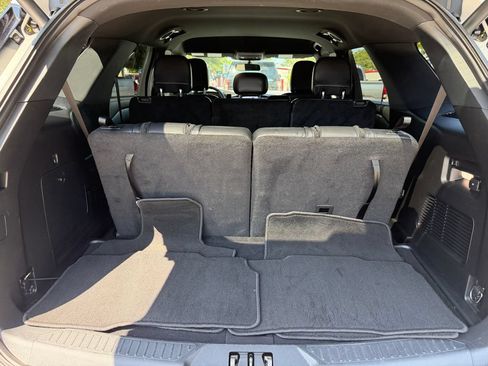 Used 2020 Ford Explorer XLT w/ Equipment Group 202A RWD image 7