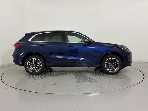 Certified 2025 Audi Q5 Premium w/ Convenience Package AWD/4WD image 7