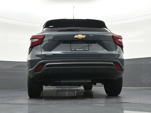 Used 2025 Chevrolet Trax LS FWD image 27