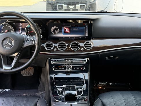 Used 2017 Mercedes-Benz E 300 4MATIC image 30