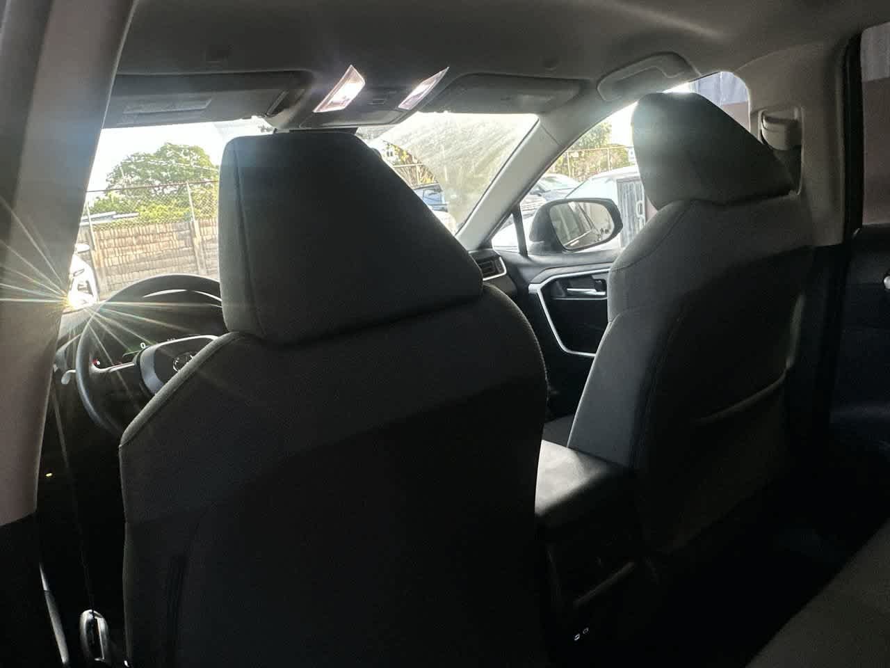 Used 2025 Toyota RAV4 XLE FWD image 23