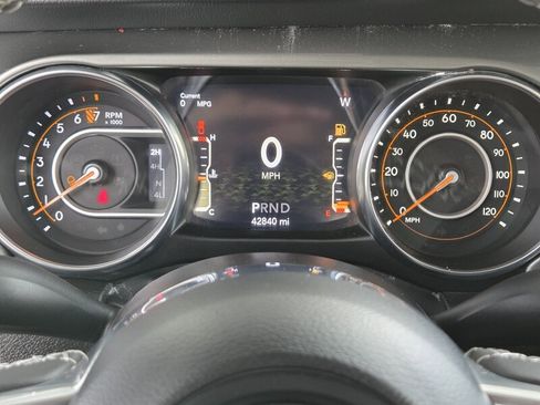 Used 2023 Jeep Gladiator Overland AWD/4WD image 26