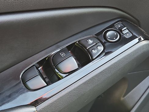Certified 2024 Nissan Altima 2.5 SR AWD/4WD image 25