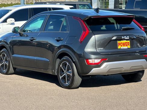 Used 2024 Kia Niro LX image 6