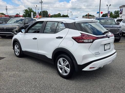Used 2025 Nissan Kicks Play S FWD image 9