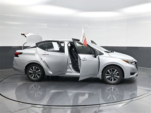 Used 2025 Nissan Versa SV w/ Trunk Package image 55