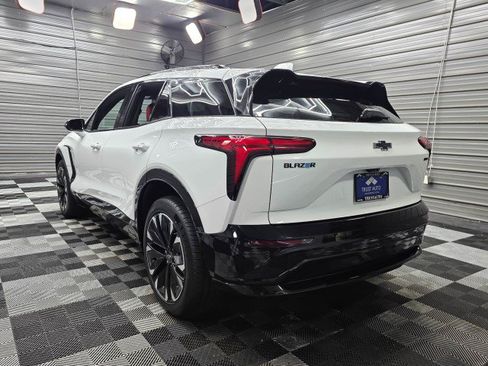 Used 2024 Chevrolet Blazer EV RS AWD/4WD image 8