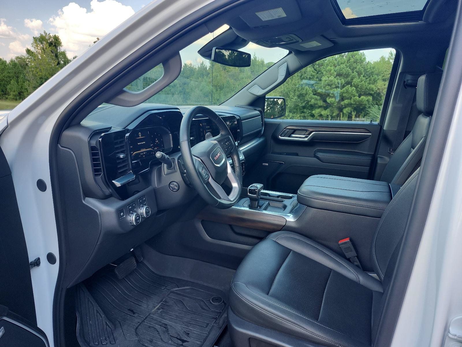 Used 2024 GMC Sierra 1500 SLT w/ SLT Premium Plus Package AWD/4WD image 16