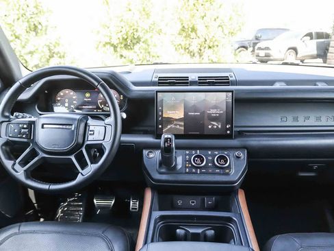 Used 2024 Land Rover Defender 110 X AWD/4WD image 12