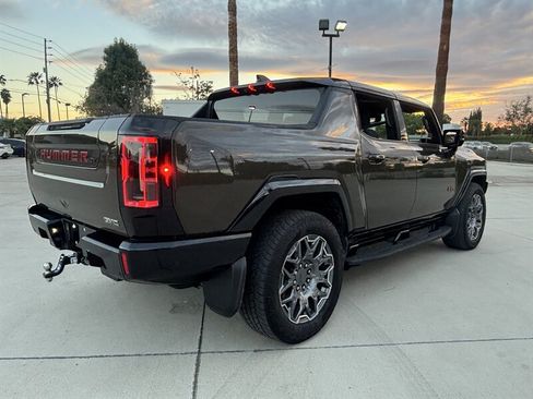 Used 2025 GMC Hummer EV 3X w/ LPO, Sport Package AWD/4WD image 5