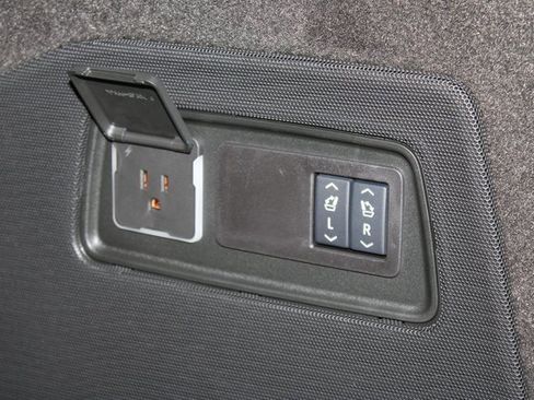 New 2026 Cadillac Escalade Platinum Sport image 33