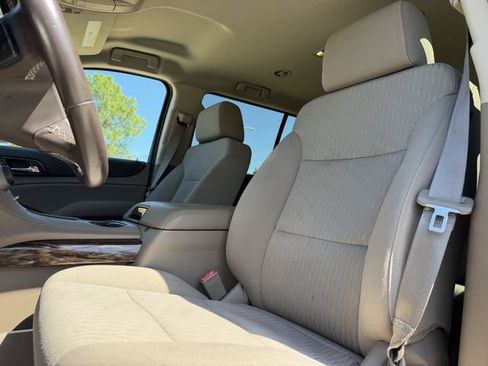 Used 2016 GMC Yukon XL SLE w/ Convenience Package RWD image 4