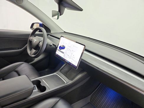 Used 2021 Tesla Model Y Performance AWD/4WD image 16