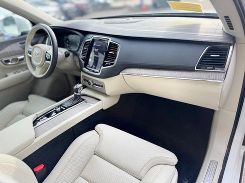 Used 2022 Volvo XC90 T6 Inscription w/ Climate Package image 17