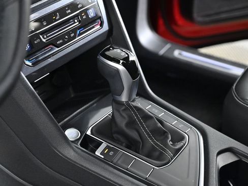 Used 2024 Volkswagen Tiguan SE R-Line FWD image 20