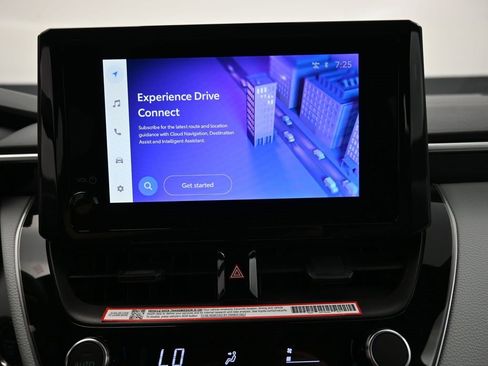 Used 2025 Toyota Corolla SE image 9