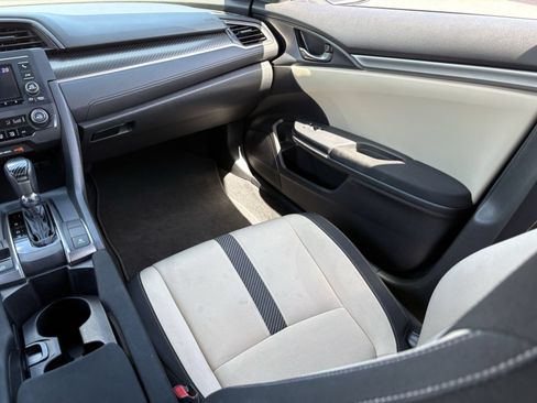 Used 2018 Honda Civic Sport image 17