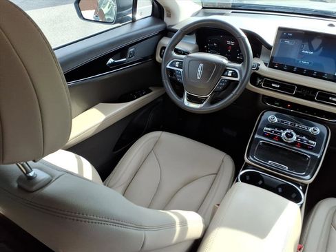 Certified 2022 Lincoln Nautilus AWD w/ Premium Package image 16