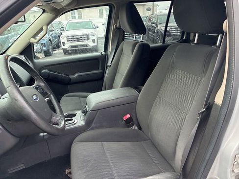 Used 2009 Ford Explorer XLT image 6