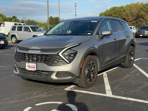 Used 2024 Kia Sportage LX image 8