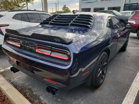 Used 2016 Dodge Challenger R/T w/ Driver Convenience Group image 4