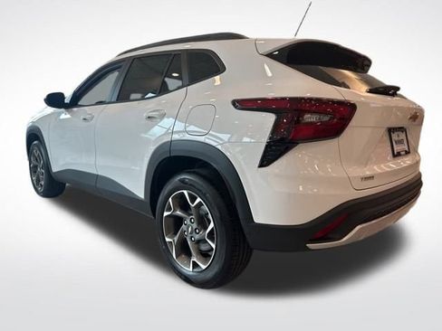 New 2026 Chevrolet Trax LT image 3