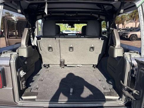 Used 2025 Jeep Wrangler Unlimited Sport AWD/4WD image 31
