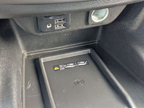 Used 2020 Chevrolet Traverse Premier w/ LPO, 'HIT The Road' Package FWD image 23