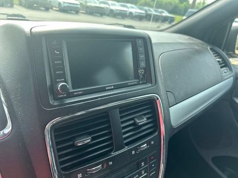 Used 2019 Dodge Grand Caravan GT FWD image 12