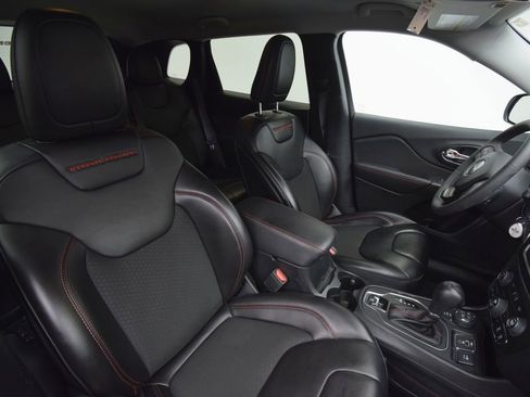 Certified 2022 Jeep Cherokee Trailhawk image 15