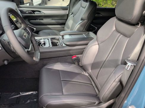 New 2026 Jeep Grand Wagoneer L Limited image 9