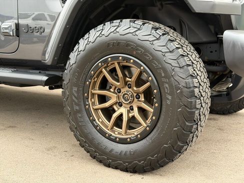 Used 2021 Jeep Gladiator Sport image 27