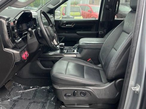 Used 2025 Chevrolet Silverado 1500 RST w/ Convenience Package II AWD/4WD image 9